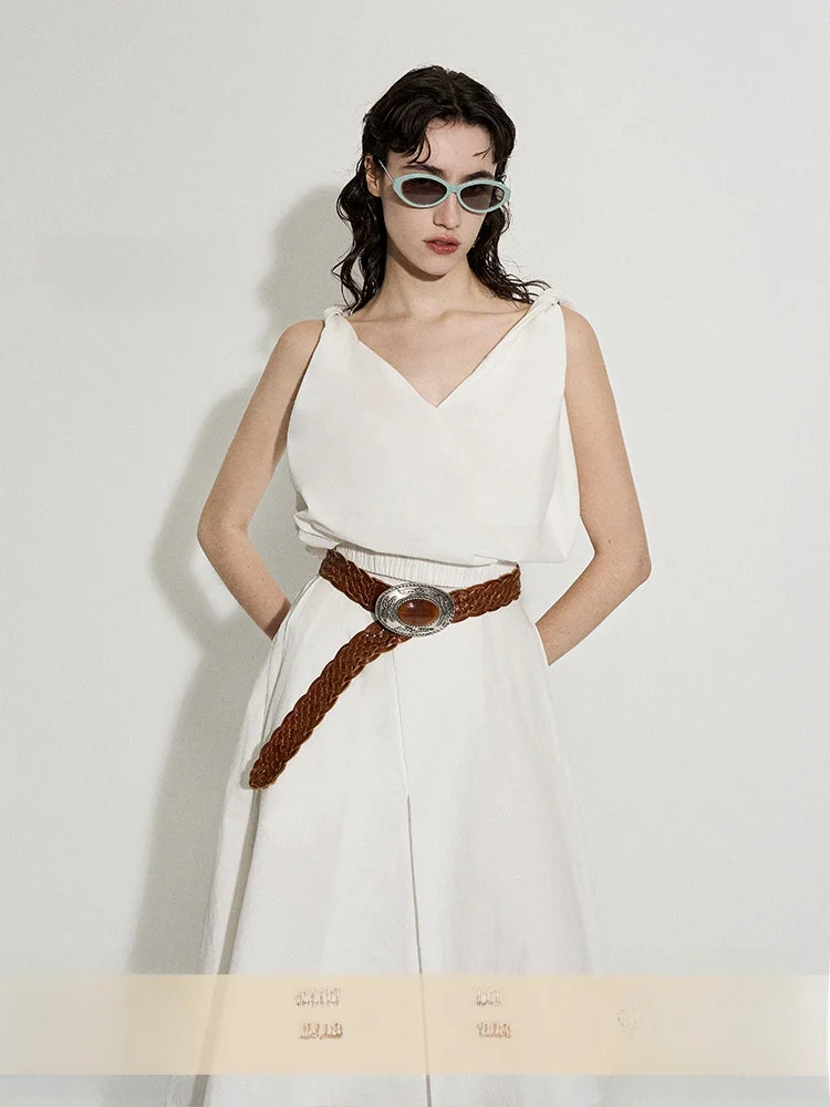 

White Moon Ode Two-Piece Set with Knot Twist Design V-Ne Top And Crossed f Skirt for Young Women Cotton Summer Outfit