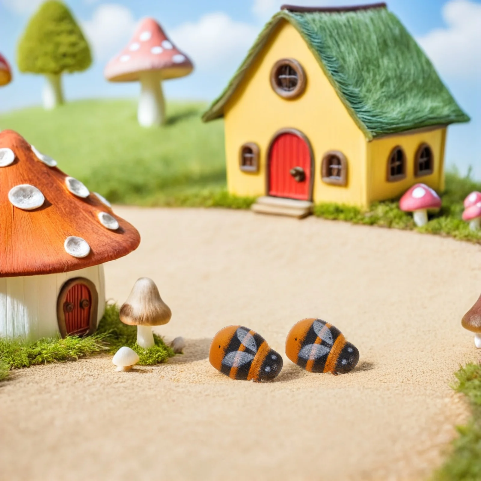 

150Pcs Micro Landscape Decorations Realistic Resin Bees for DIY Crafts Terrarium Garden Scene Miniature Landscaping Ornament