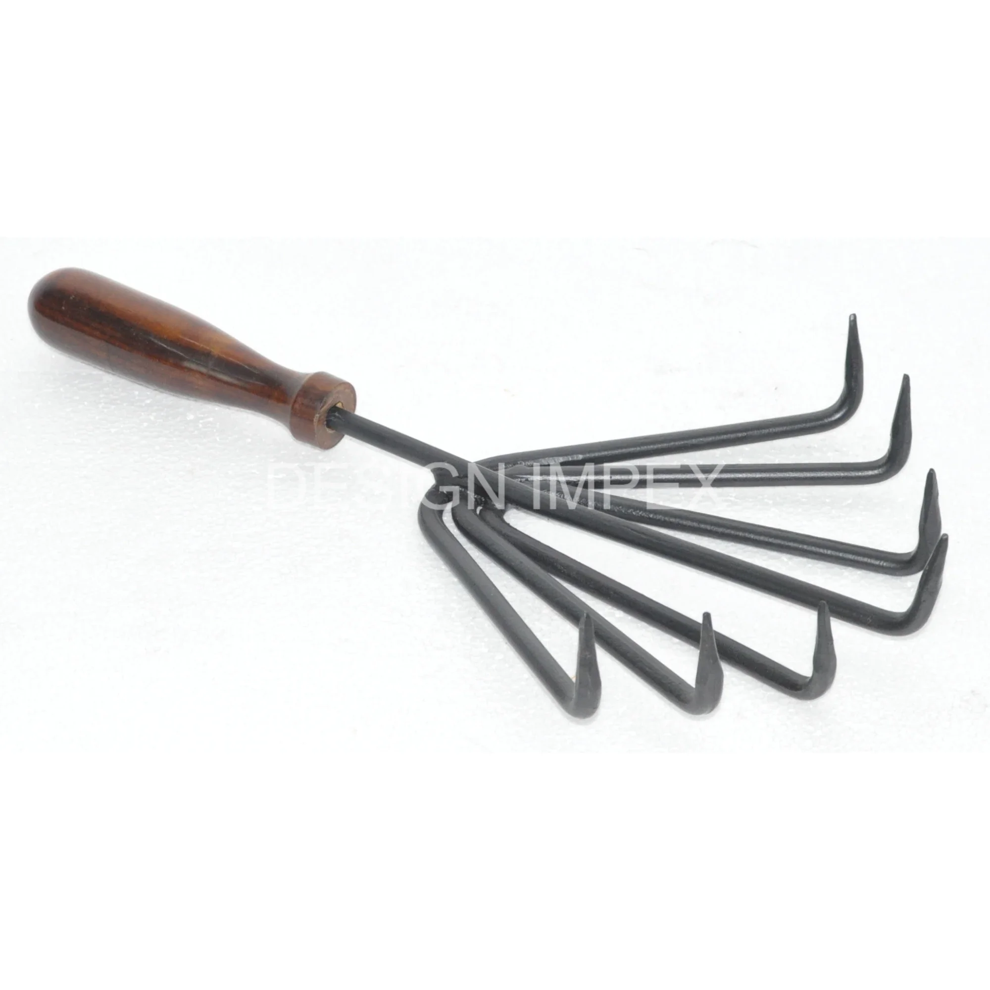 

Trending Garden Cultivation Tool Cast Iron Head Seeds Cultivator Tool Rake With Wooden Handle Hot Selling Nursery Soil Tool