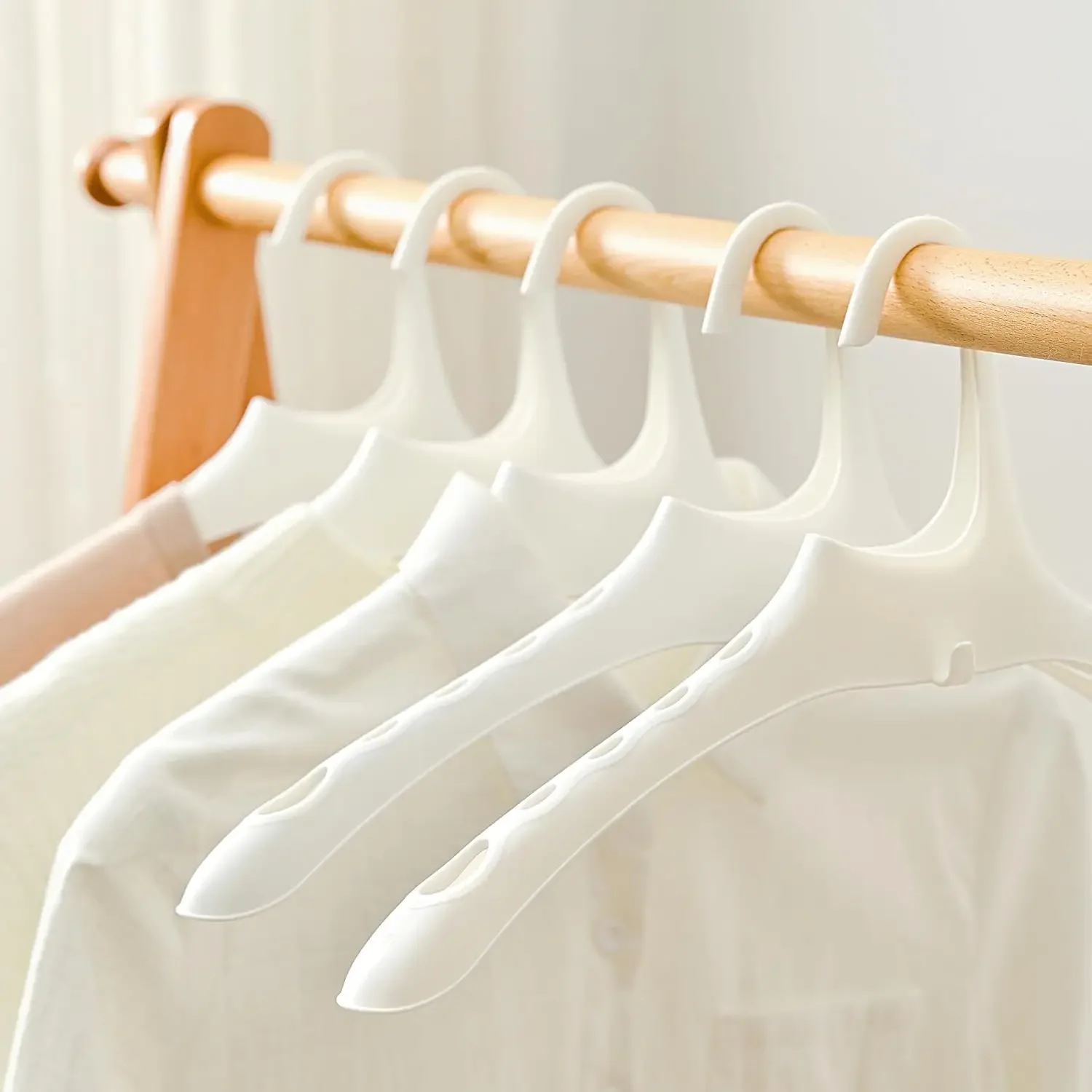 5Pcs Wide Shoulder Plastic Hanger PP Closet Organizers for Sweater Coat Suit Cascading Clothes Hangers for Wardrobe Storage