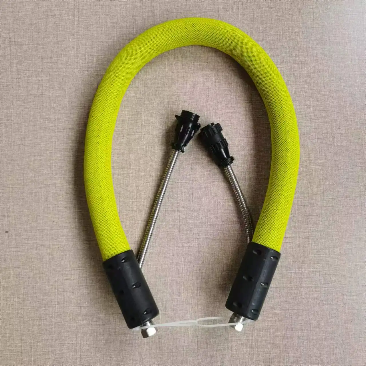 Tuyau chauffant en caoutchouc de remplacement pour machine à colle thermofusible haute pression 100Mpa, température 60~+260°C, 6mm, avec service de découpe