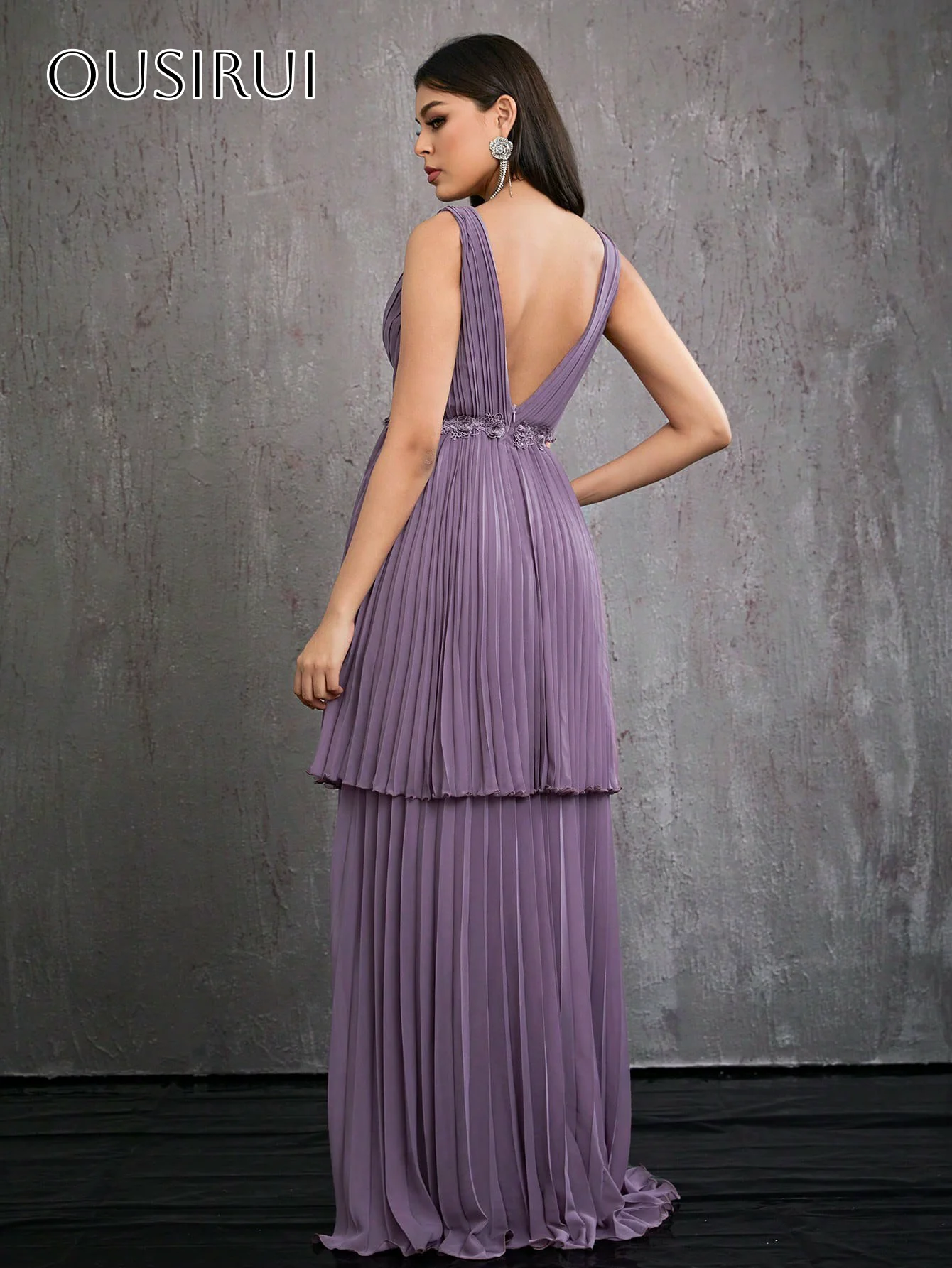 Geplooide A-lijn avondjurk met V-hals, vloerlengte, kant, mouwloos, op maat gemaakte فساتSEOéesПонadronosti