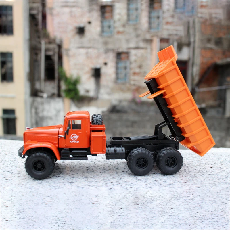 Die-cast 1:43 Scale KRAZ 255 Dump Truck Simulation Alloy Static