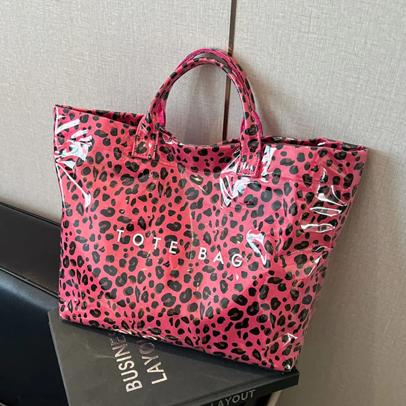

Women's Leopard Print Tote Bag American Large Capacity PVC Handbags 2025 New Trendy Commuting Pouch Ladies Casual Shoulder Bags