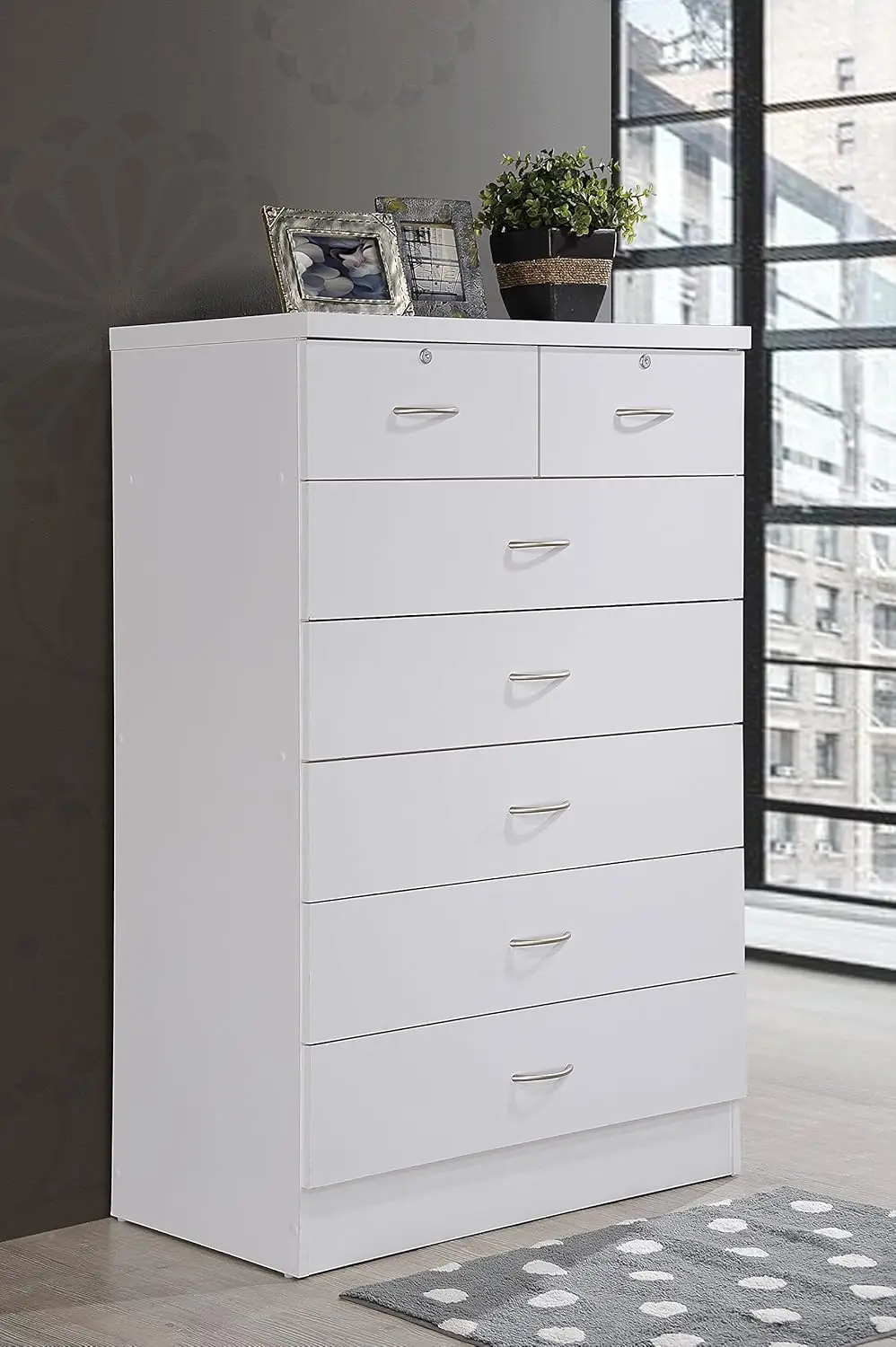 Storage Organization，7 Drawer Wood Dresser for Bedroom, 31.5 inch Wide Chest of Drawers, with 2 Locks on the Top Drawers