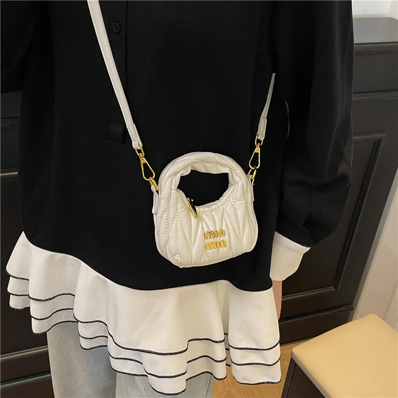

Classic Vintage Fashionable Crossbody Bag For Women Featuring Minimalist Style And Solid Color