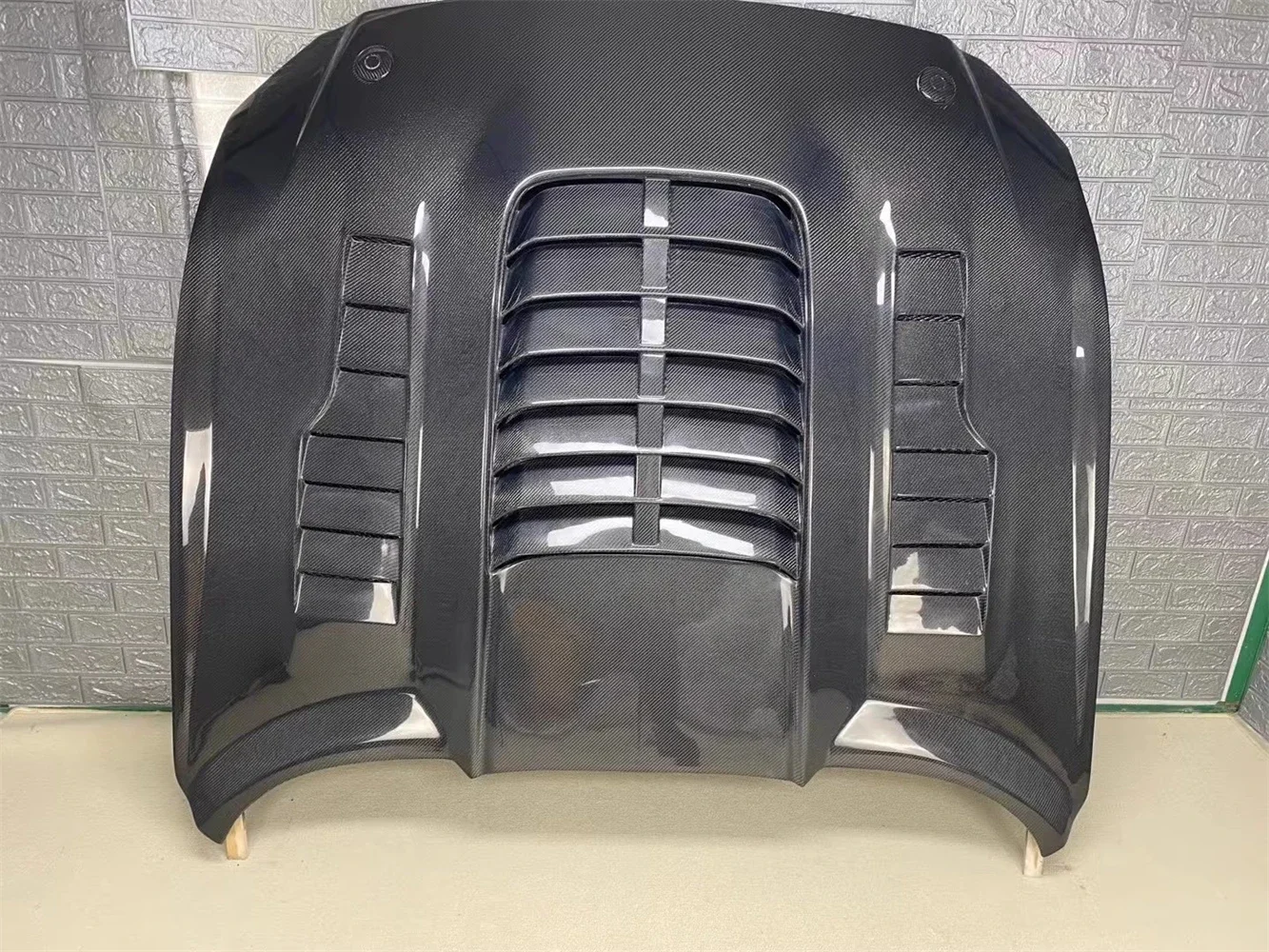 

Car front bumper modified carbon fibre hood cover Decorative frame for 15-17 Ford mustang GT500