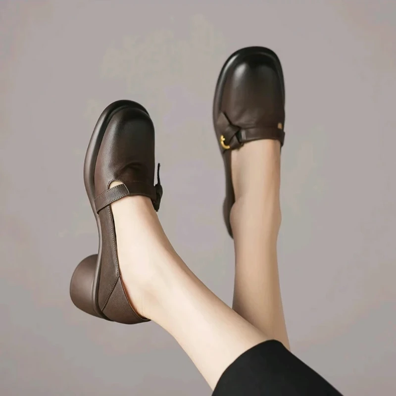 

Новые универсальные женские туфли на мягкой подошве в стиле ретро на толстом каблуке в британском стиле с толстой подошвой, лоферы на толстом каблуке на одной ноге