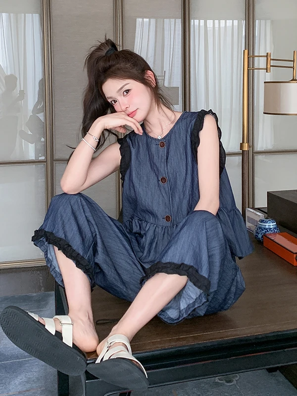 

Модный джинсовый комплект из двух предметов: жилет с рюшами и брюки с широкими штанинами, женский, новинка лета 2025, антивозрастной эффект, готовый образ