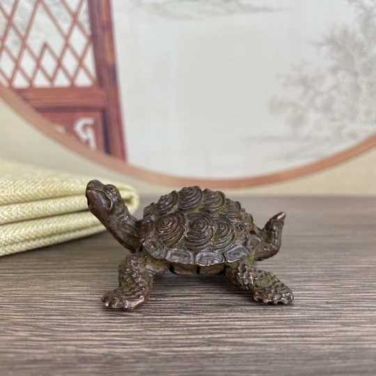 

Solid pure copper feng shui turtle ornament play piece carving hand handle small ware red tea pet