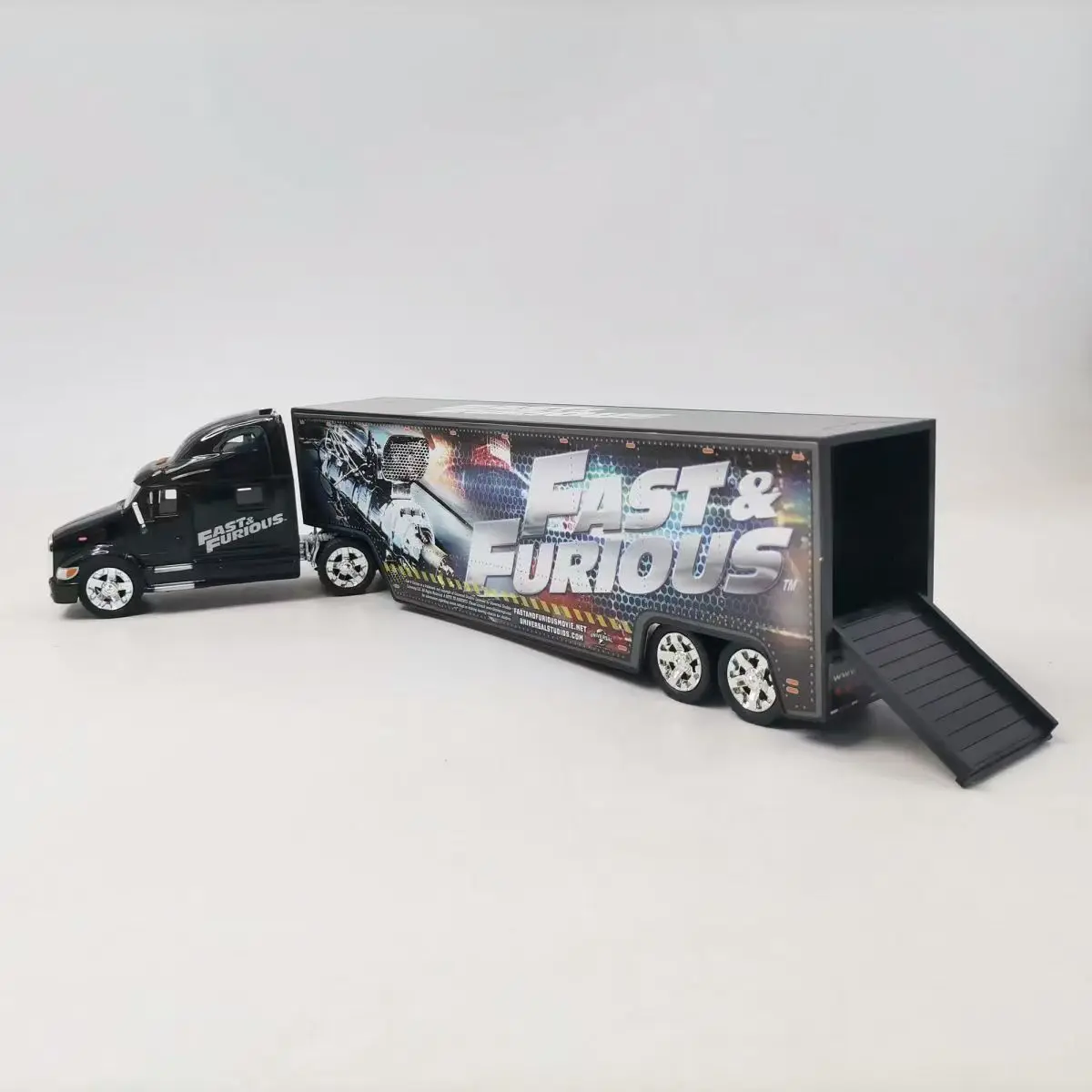 

JADA 1:64 Peterbilt Model 387 Hauler Truck Alloy Car Diecasts & Toy Vehicles Car Model Miniature Scale Model Car For Children