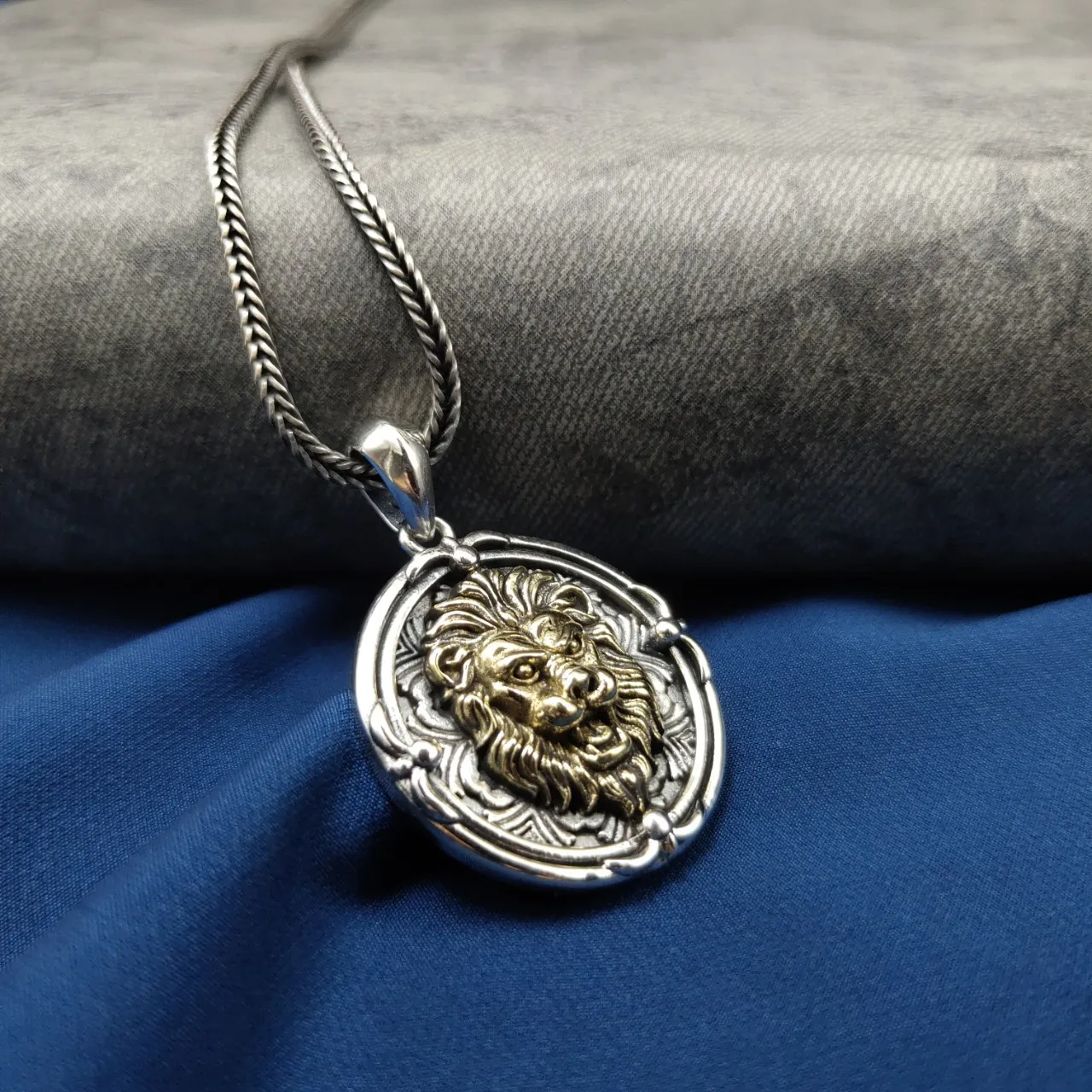 100%S925 sterling silver European punk style male lion pendant image 4