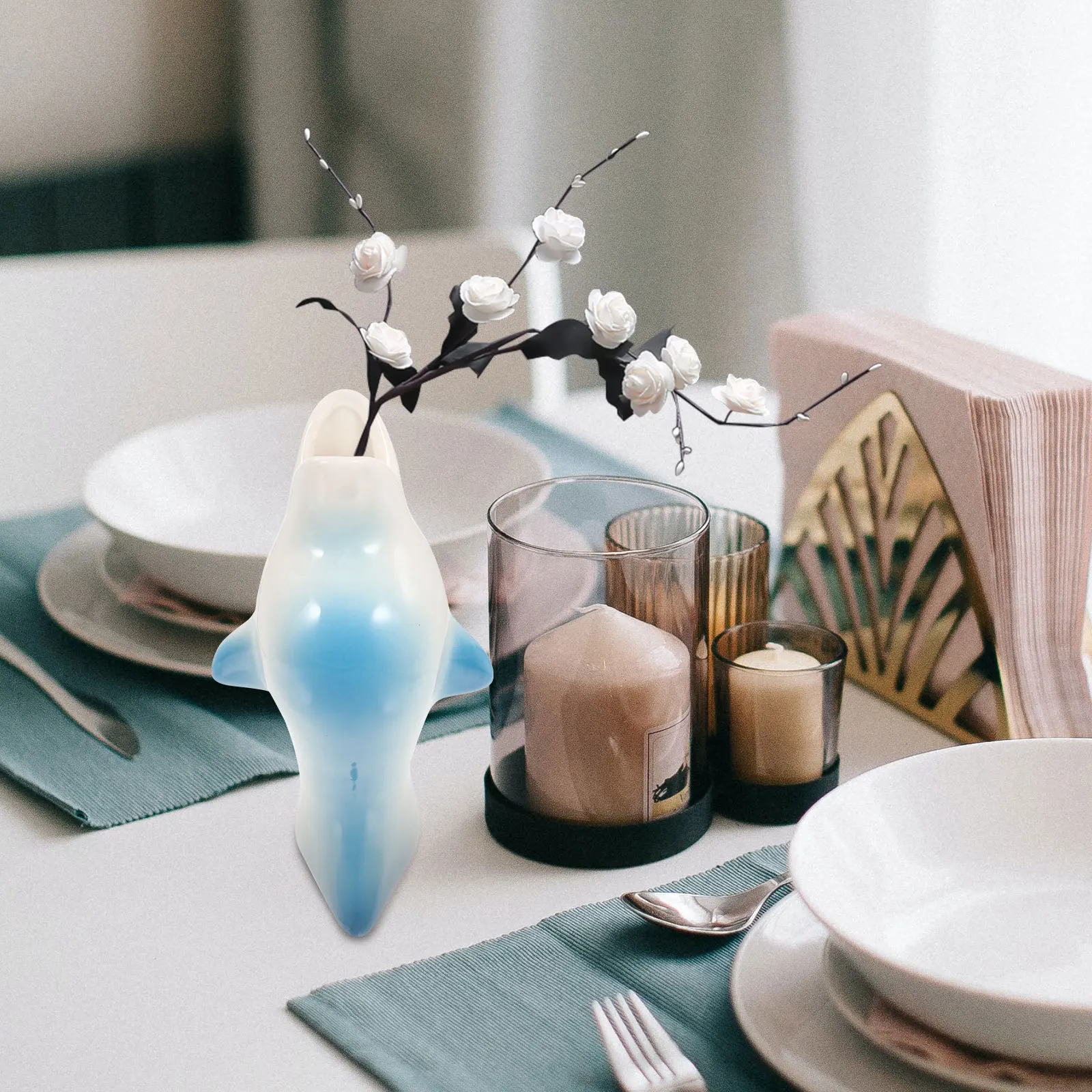 

Ceramic Dolphin Shape Vase Gradient Color Flower Arrangement Decorative Vase for Desktop Tabletop Home and Farmhouse Decor