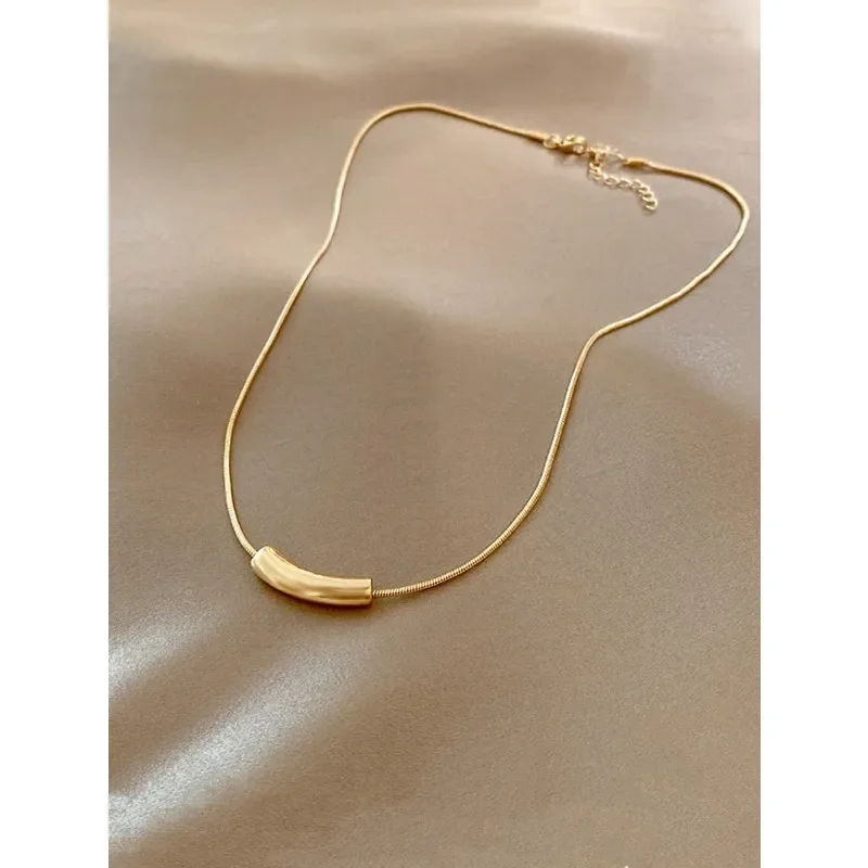 1 fashionable, versatile, simple and unique smile curved tube necklace with elegant designonz