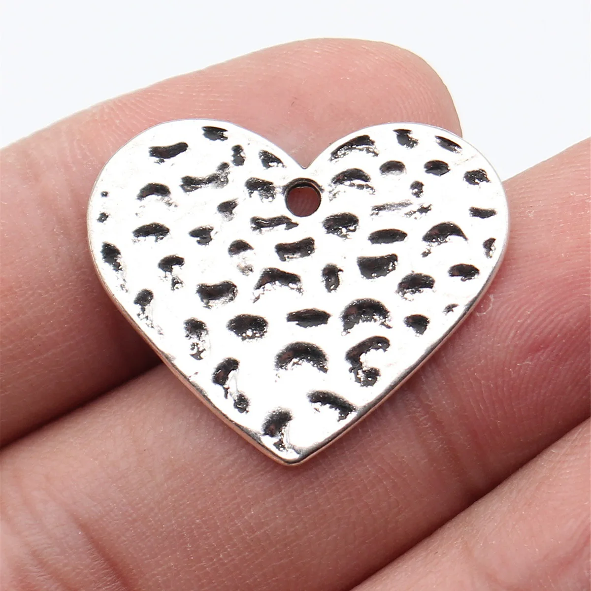 5pcs 28x24mm Antique Silver Color Hammered Heart Charms Pendant DIY Jewelry Findings Bulk