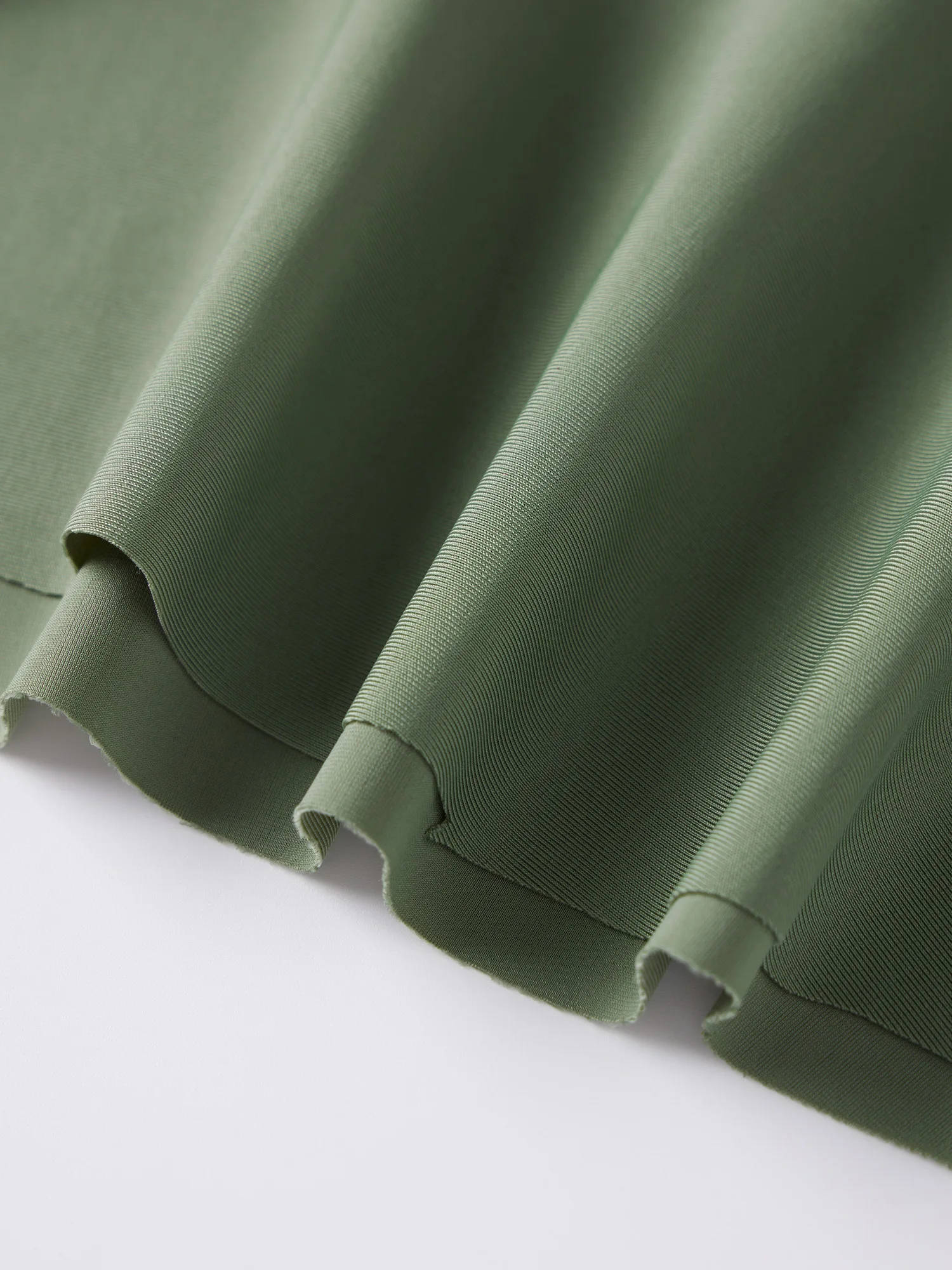 

Женский комплект купальников-танкини с цветочным принтом, завязками на шее, высокой талией и рюшами по низу - комплект из 2 предметов