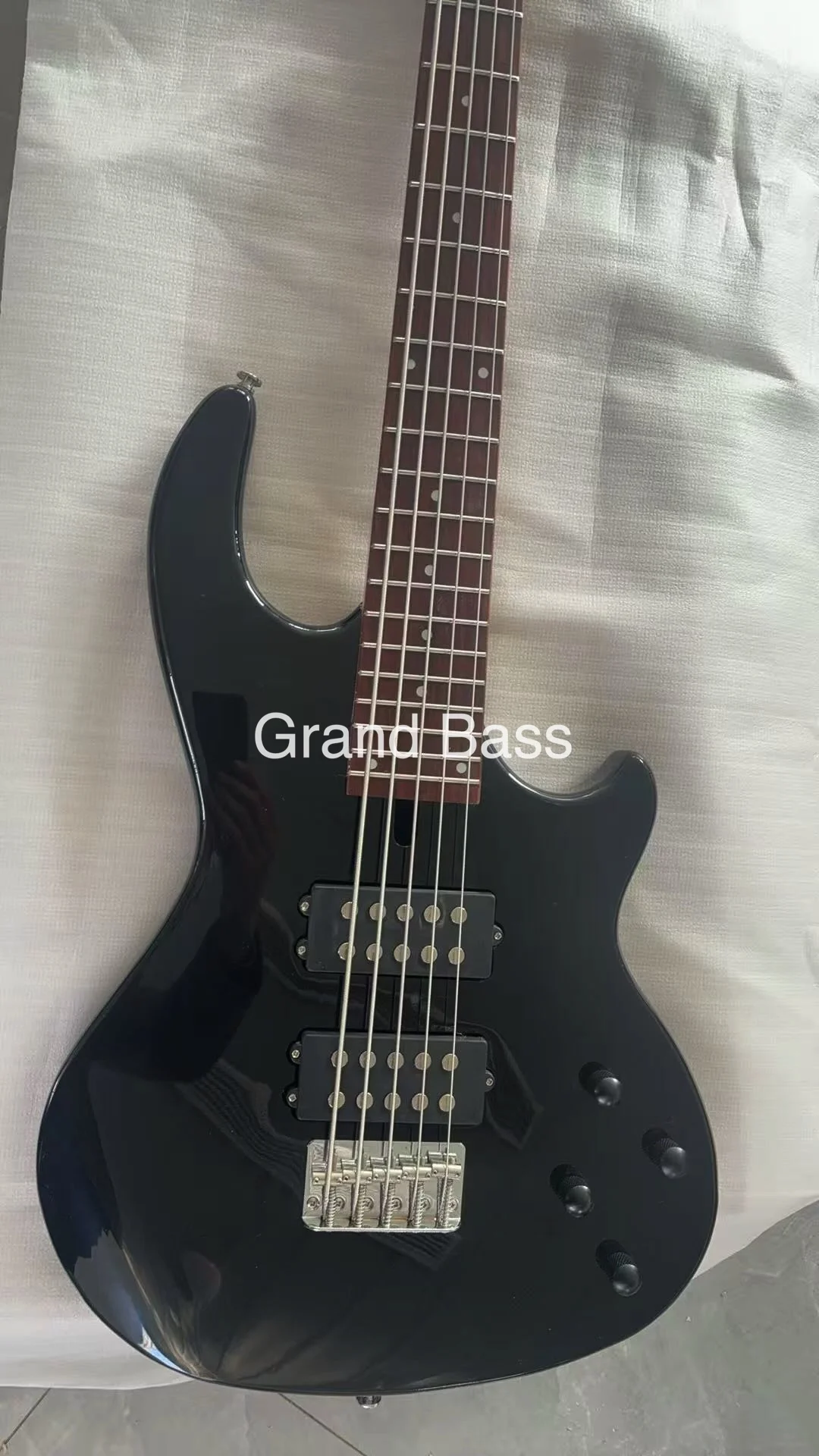 

Электрогитара-бас Custom 5 Strings GWL MK3 Style в глянцевом черном цвете, немедленная доставка