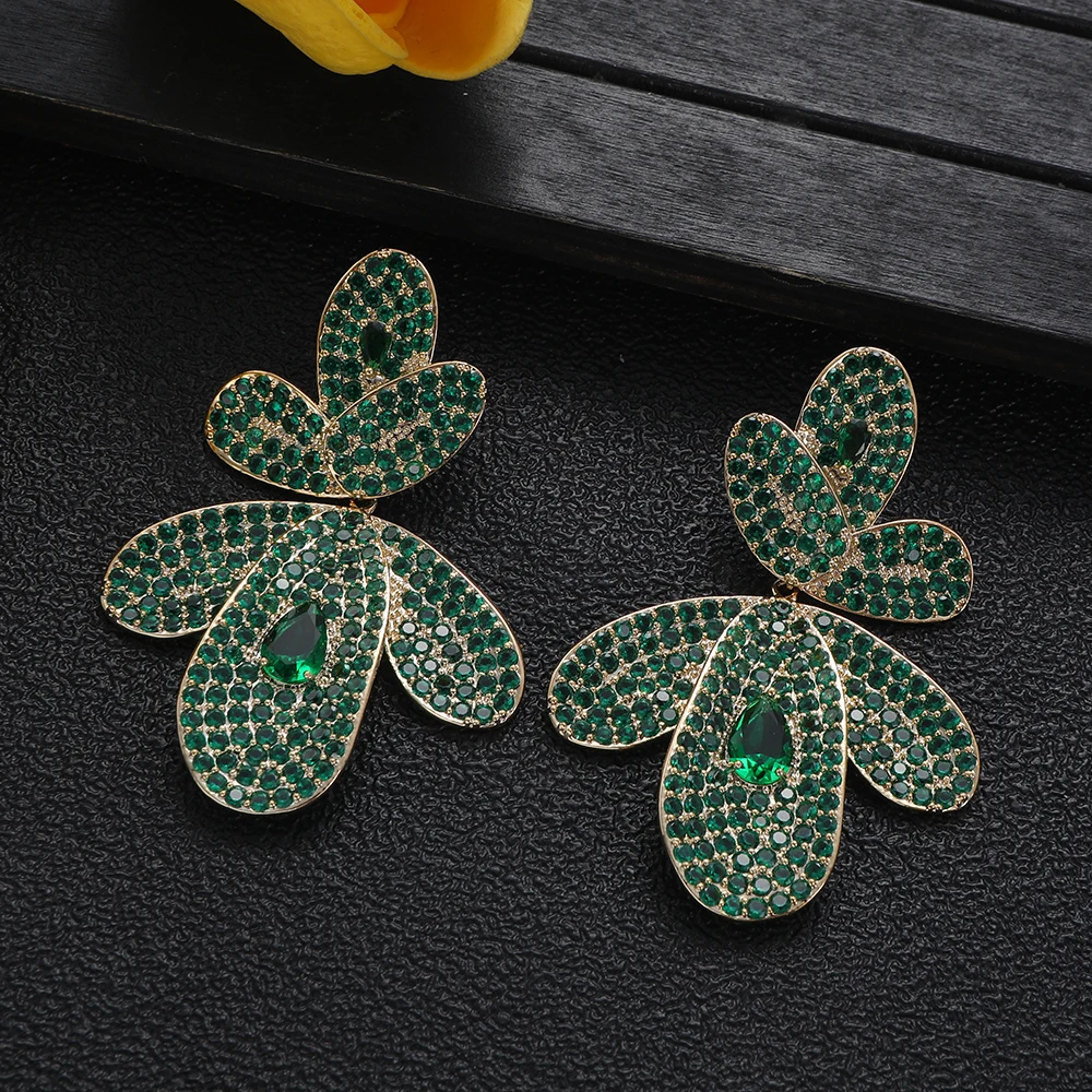 

Luxurious geometric flowers earrings suitable for women's weddings cubic zirconia Dubai UAE wedding jewelry A0336
