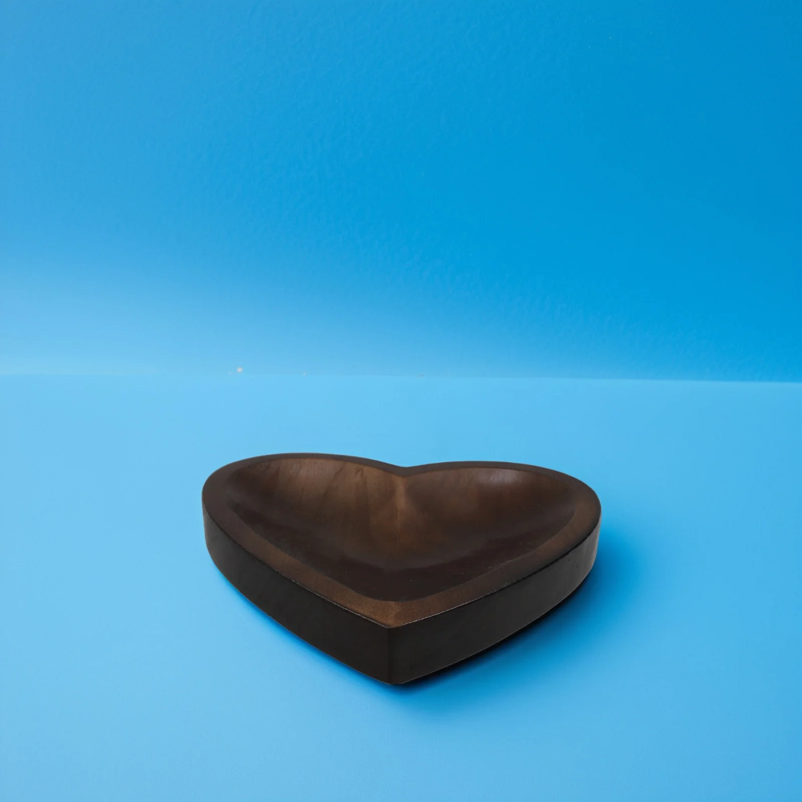 

Heart Shaped Bowl Decorative Candy Dish for Office Desk Kitchen Home Fruit Salad Unique Bowls Key Holder Jewelry Tray Gift Idea