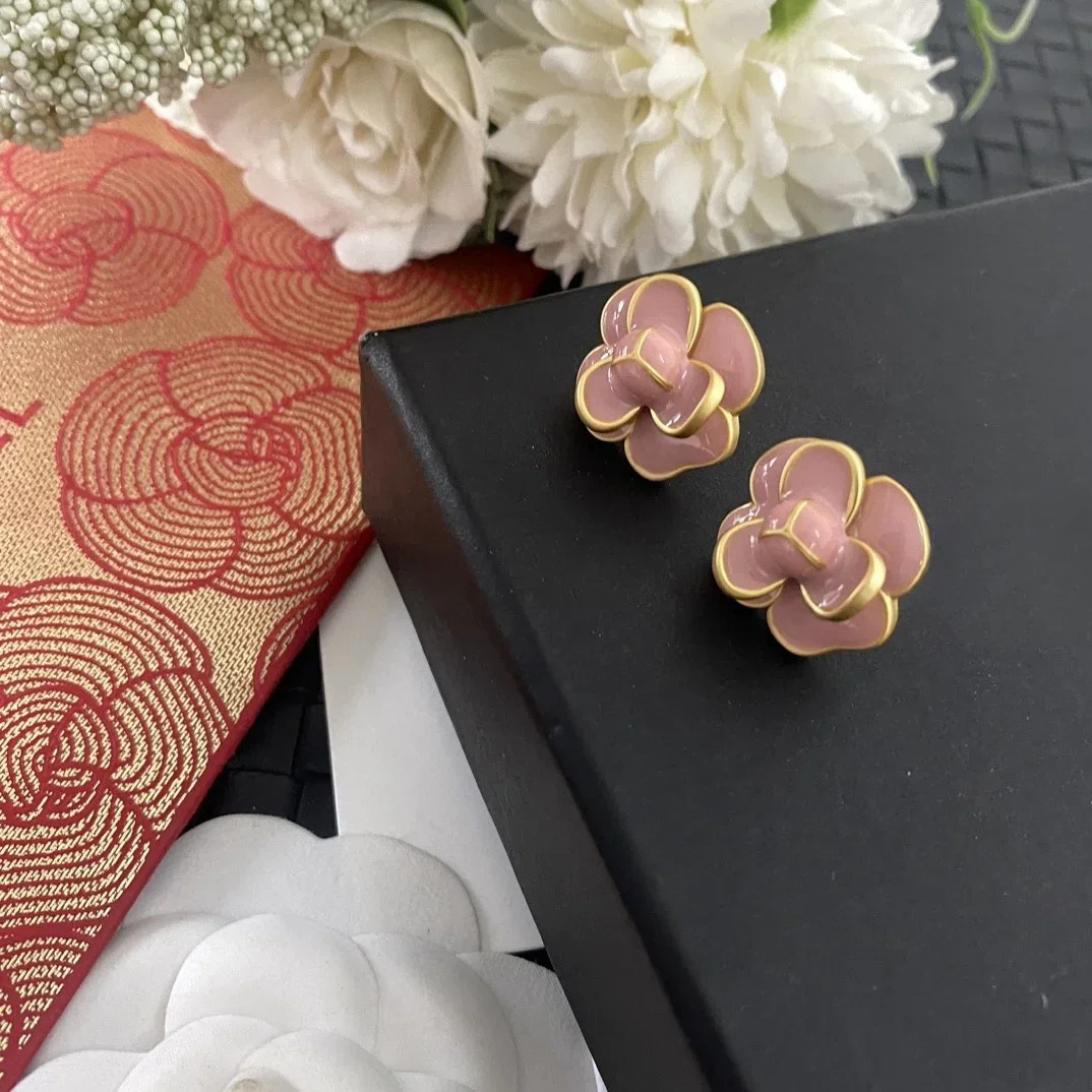 

Europe and the United States new enamel glaze pink flower round earrings