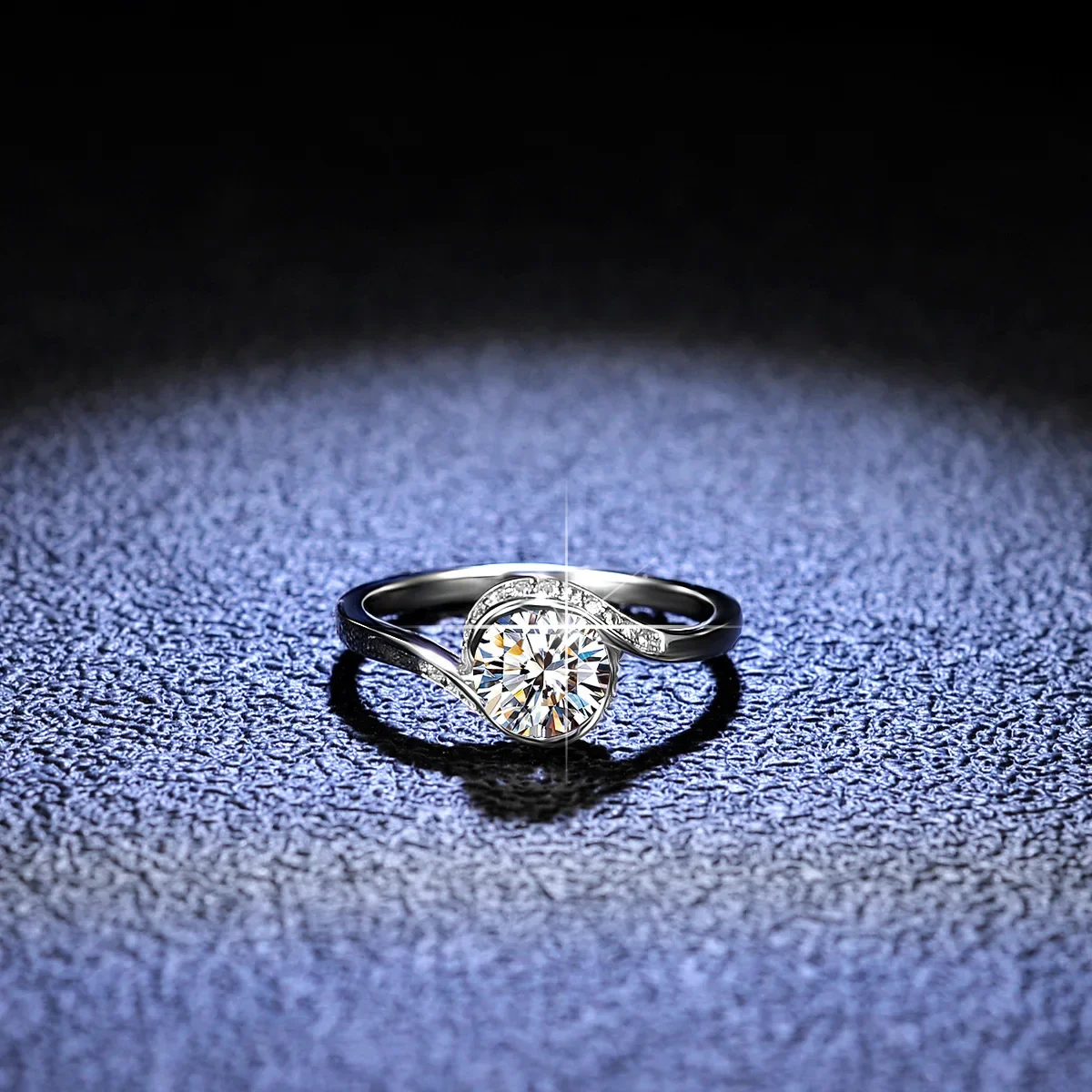 

18K Gold Moissanite Ring D Color VVS1 Diamond Kajia One Carat Round Package PT950 Platinum Women’s Jewelry