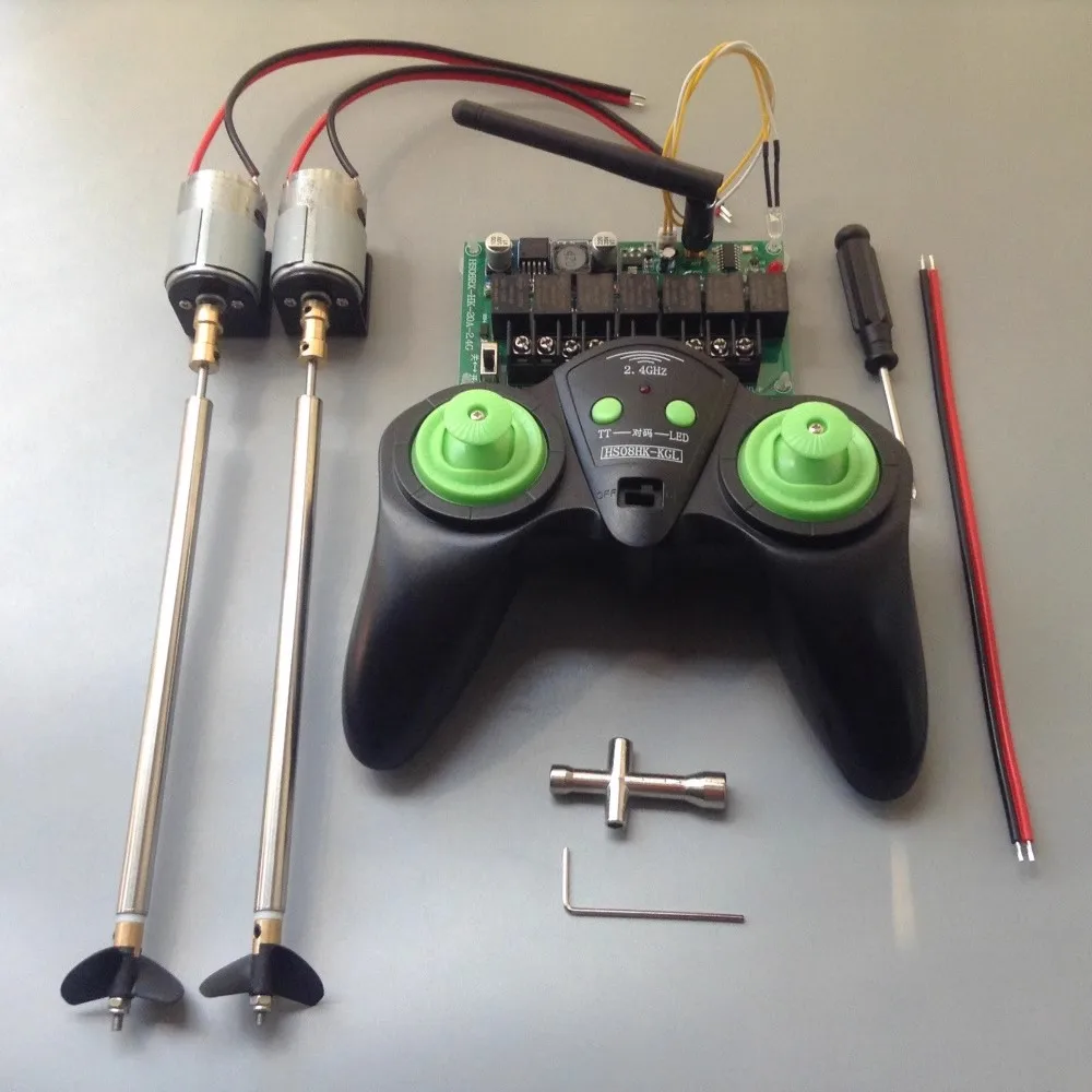 

7.4V 395 380 Dual Motor Differential Steering 8-Channel Boat Model Modification Accessories Wireless Remote Control