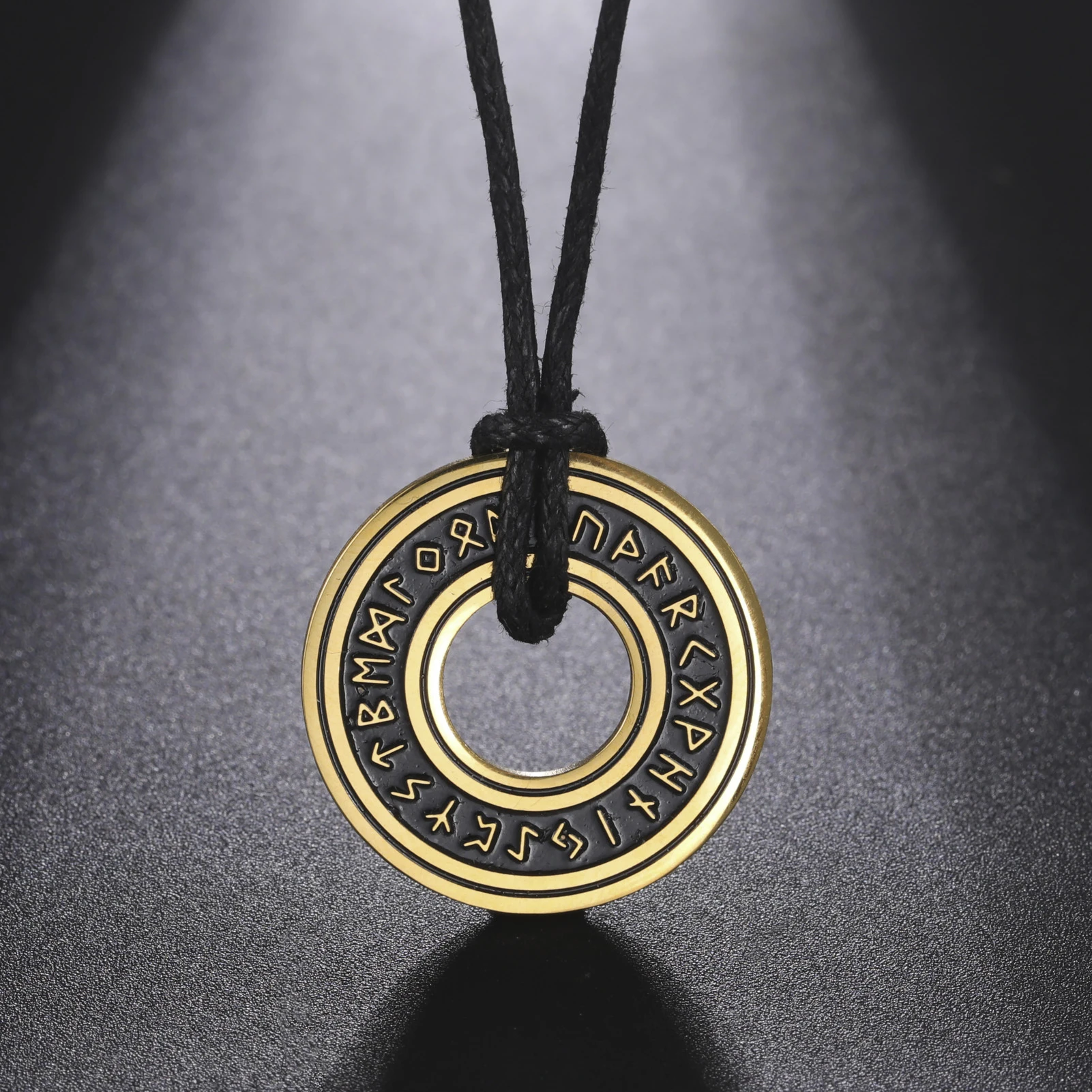 LIKGREAT Vintage nordische Rune Halsketten für Männer Edelstahl Wikinger heidnischen älteren Talisman Anhänger Halskette Amulett Schmuck Geschenk