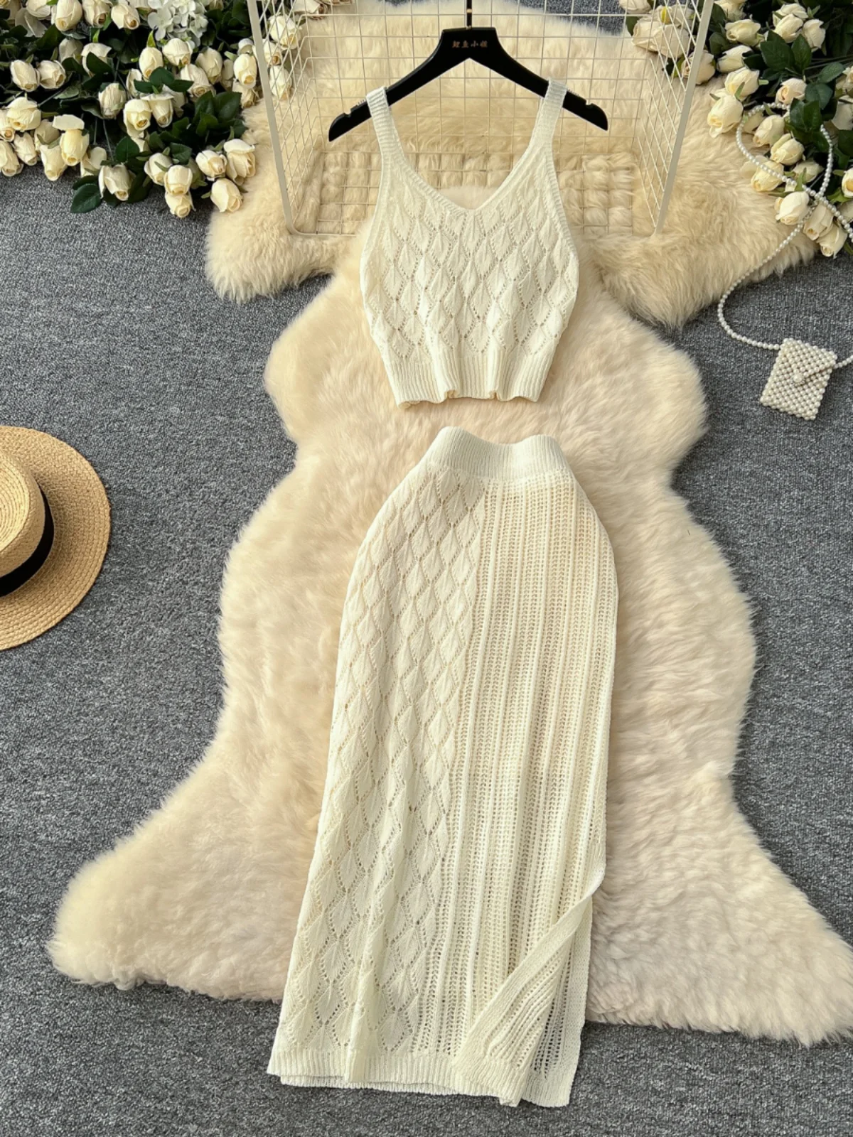 

Корейский комплект с вырезом, антивозрастной женский нежный вязаный топ с цветочным ремнем и высокой талией, юбка с разрезом, весенняя мода