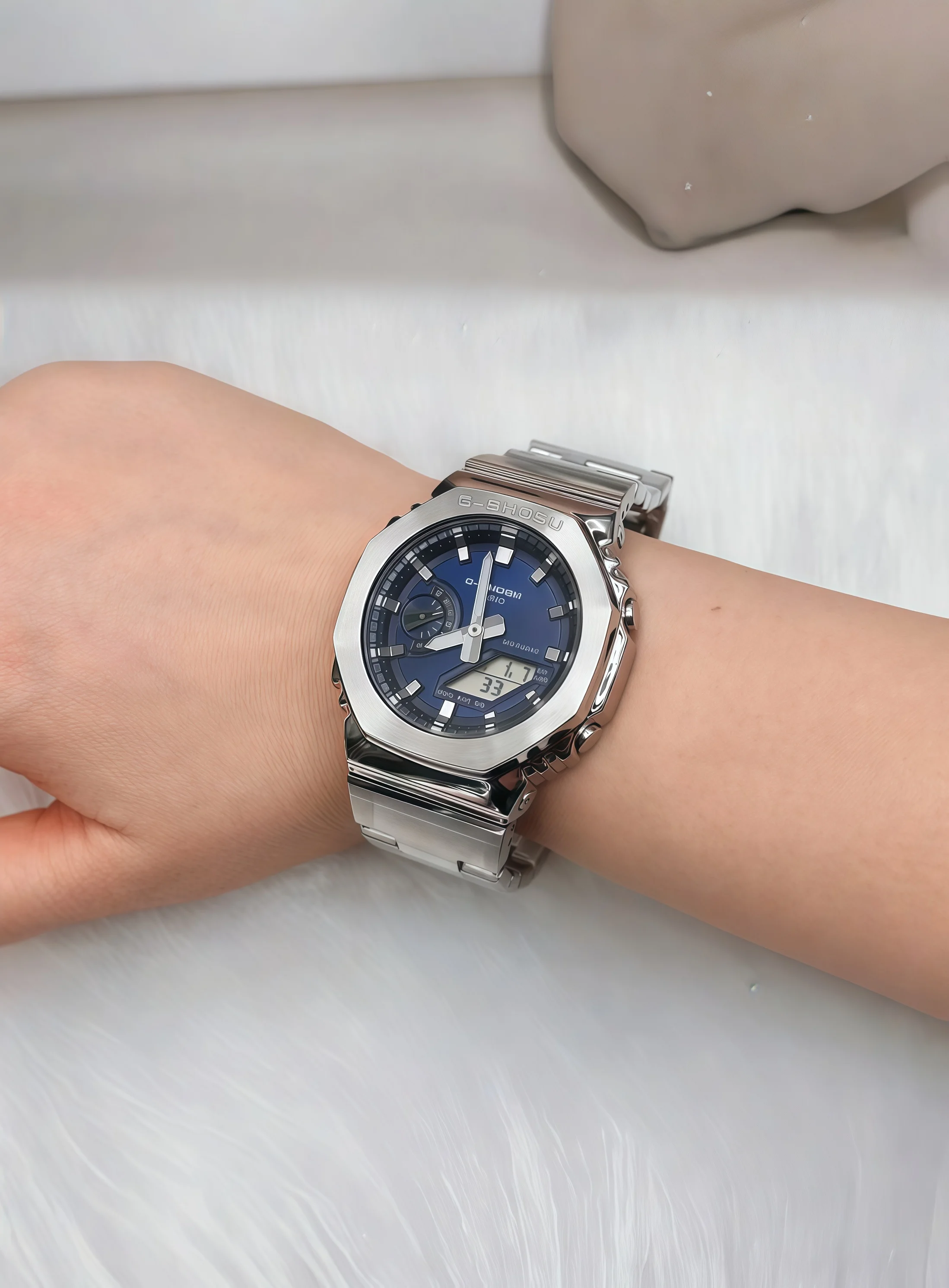 Sports men's and women's universal watch with LED dual display alloy dial, world time full function oak series folding buckle 3