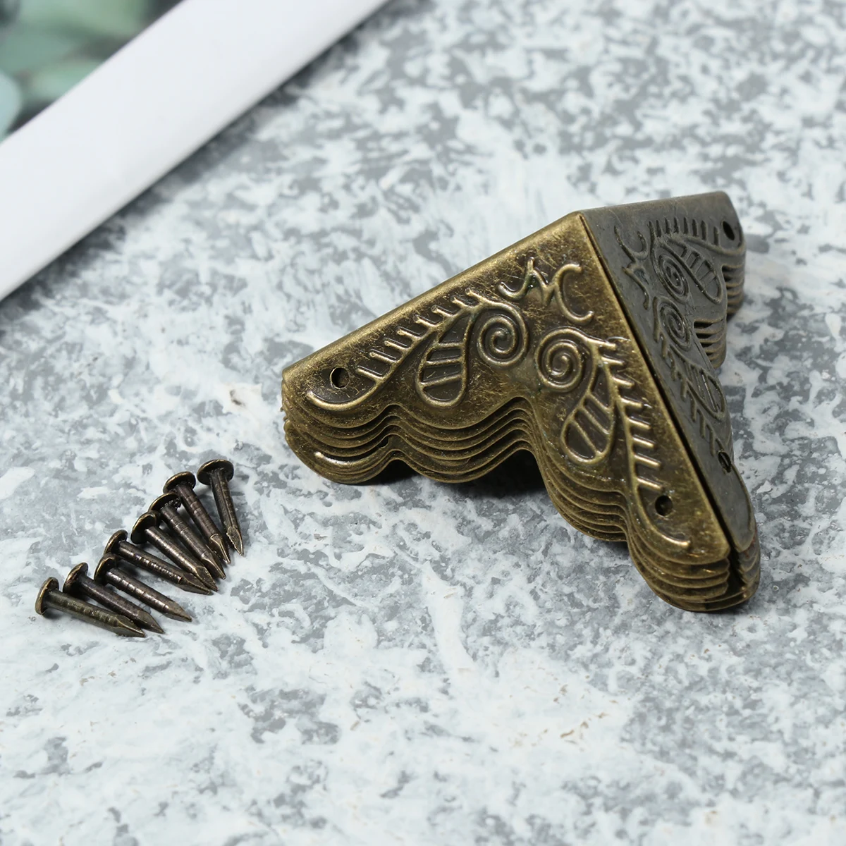 

30 Pcs Zinc Alloy Furniture Corner Guards 25x25x25cm Bronze Protective Decorative Desk Table Edges Metal Hardware Safety