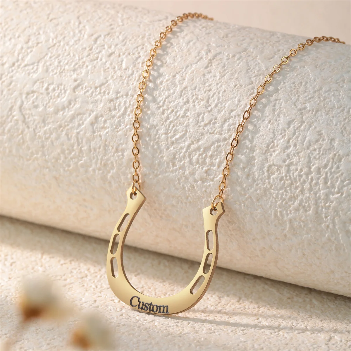 QIAMNI Personalized Horseshoe Custom Engraved Name Necklace Minimalist Lucky Choker Jewelry For Women Men Horseback Riding Gift