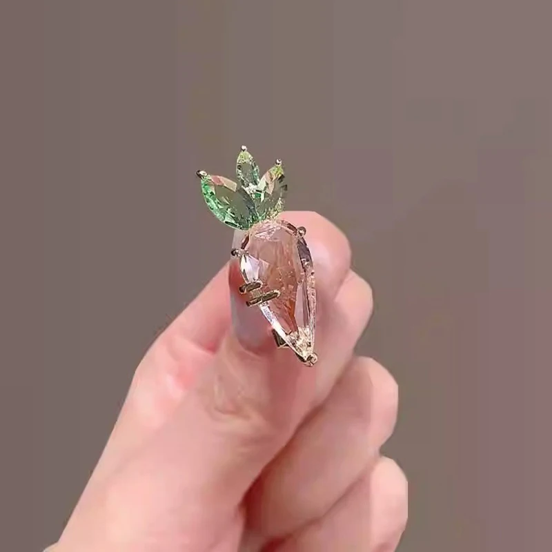 Pink Crystal Carrot Brooches Pins For Women Crystal Love Enamel Badge Wedding Party Jewelry Design Accessories