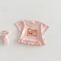 pink t-shirt