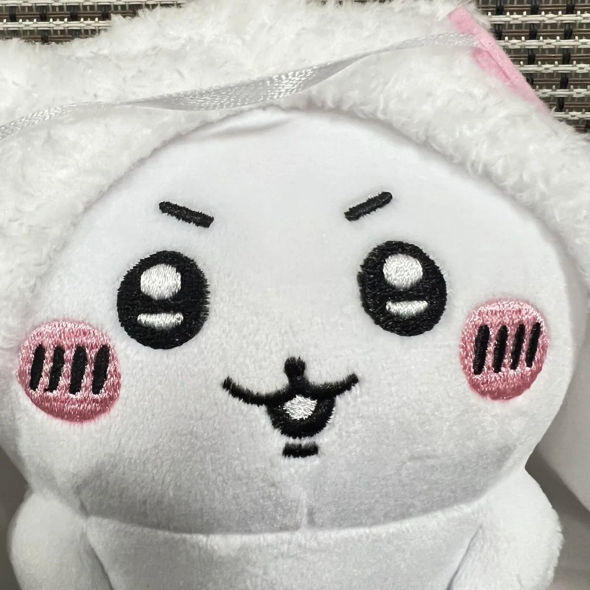 Kawaii Chiikawa 15cm cape blanche Hachiware cadeau d'anniversaire pour enfants, sac à dos, clé, pendentif en peluche mignon