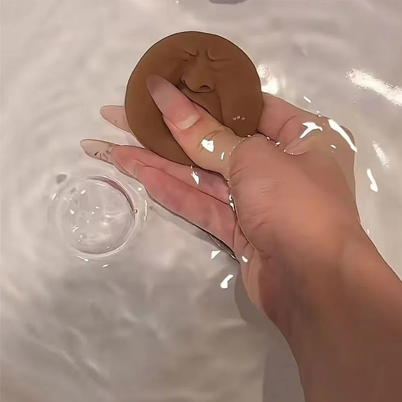 斬新なギフト 面白いあくび顔のティーペット リラックス スクイーズノーズ ウォータースプレー 不安解消 ストレス解消 おもちゃ 大人 ティーン向け