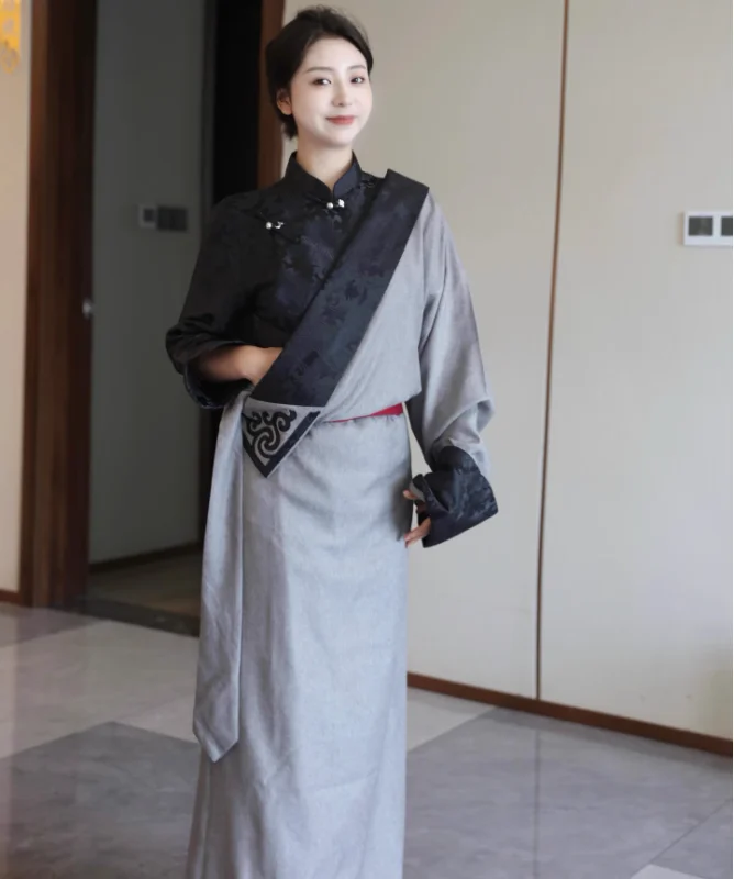 

Chinese Xizang Women's Retro Traditional Tibetan Robe Performance Clothes