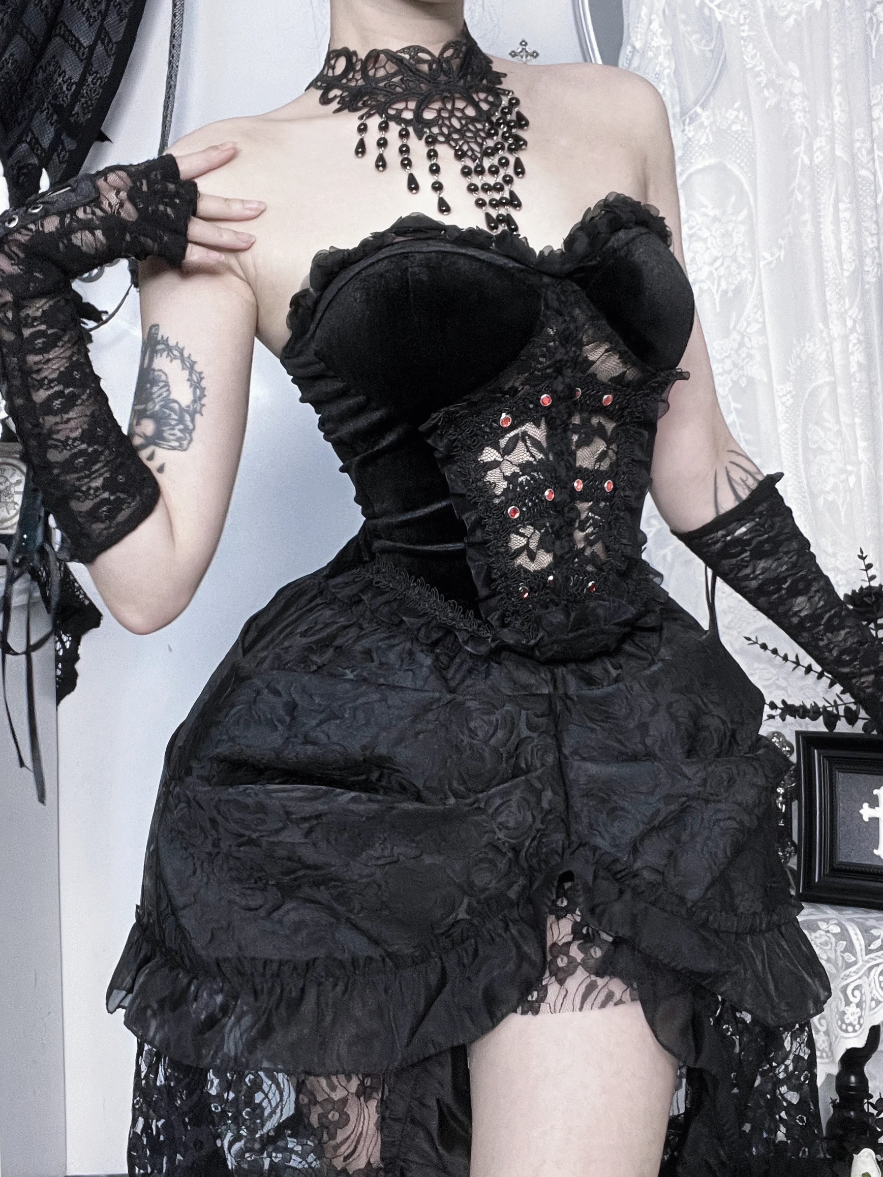 

Готическая длинная юбка в стиле панк-субкультуры Wannathis Halloween, сексуальная, кружевная, многоярусная, из полиэфирного волокна, без рукавов, для уличного стиля