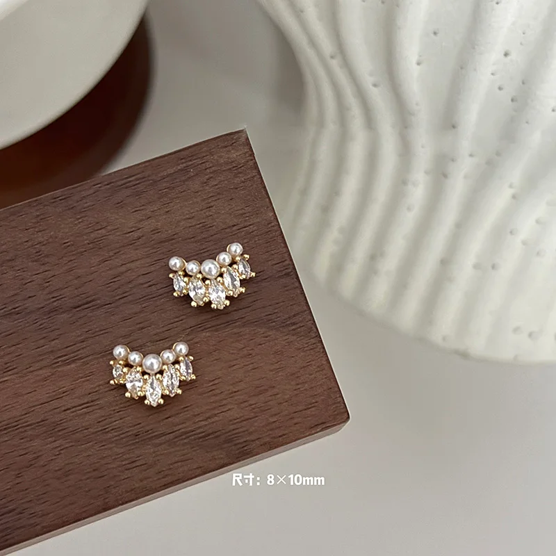 5 Stück vergoldete Kupfer-Zirkon-Nagelanhänger – Nagelkunst-Dekoration im französischen Stil mit glitzerndem Kristallrand, luxuriöser Nagelschmuck – Detail 16
