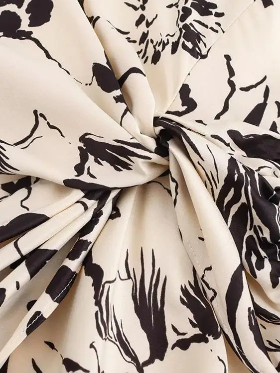 Vestido midi f de seda acetinada com estampa, gola redonda, manga curta, estilo casual para o dia a dia, com cintura m...