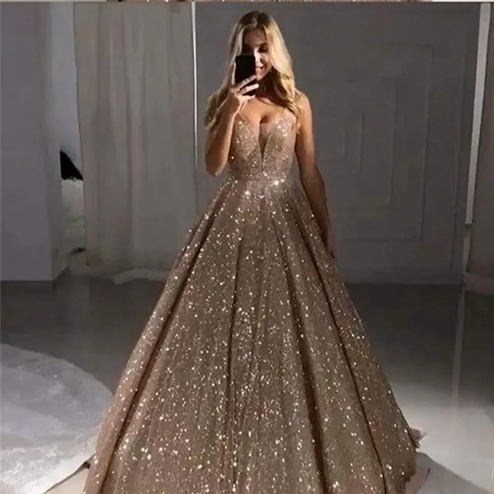 

Glittering Gold Sequin Evening Dresses 2024 Backless Evening Party Gowns Sexy V-neck Sparkly Burgundy Ball Gown Prom Dress