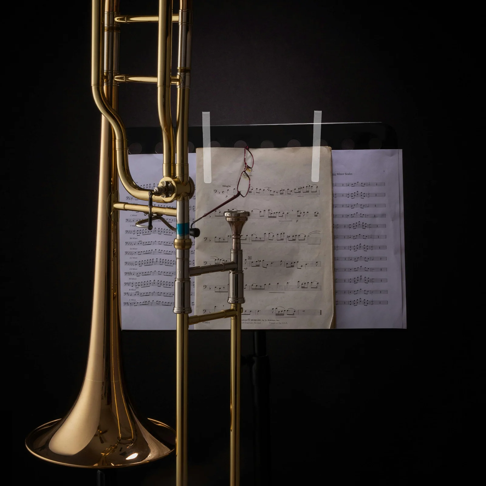 

1Pair Transparent Piano Sheet Music Holder Clip Invisible Durable Clamp Stable Page Holder Suitable for Keyboard Piano