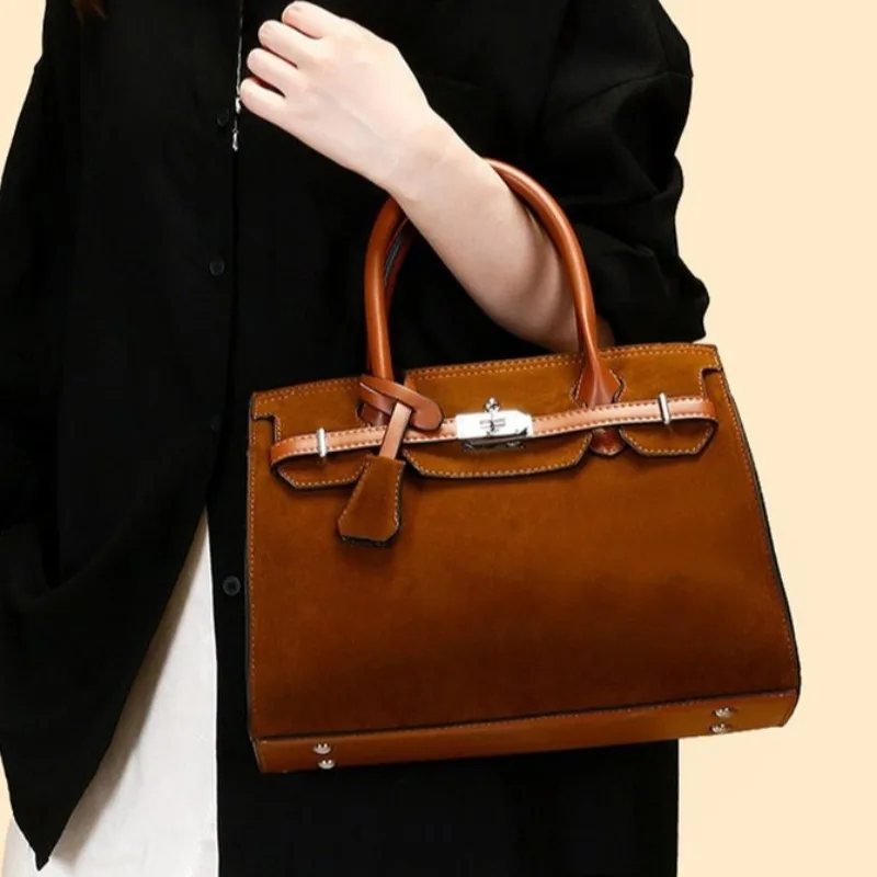 

Vintage Style Women's Bag Minimalist Retro Design Crossbody For Work Commute Adjustable Strap Fashion Accessory