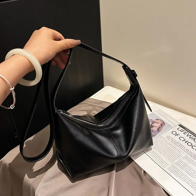 Popular Tote Diaper Bag For Women Leather Crossbody Bag Luxury Vintage Minimalist Designer Large Capacity Elegant Design