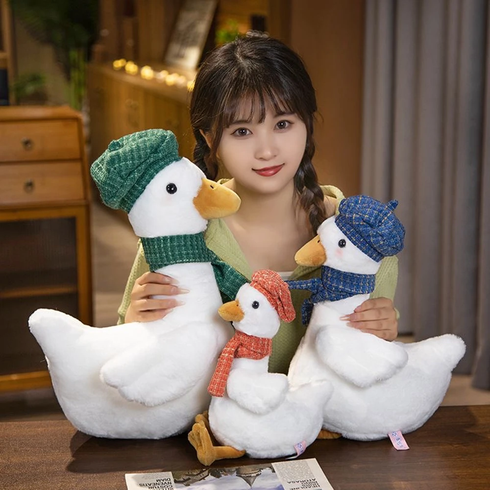 25cm New Tricolor Cute Fun Scarf Duck Plush Toy Comfort Children\'s Bed Sofa Pillow Soft Sleeping Doll Decoration Gift