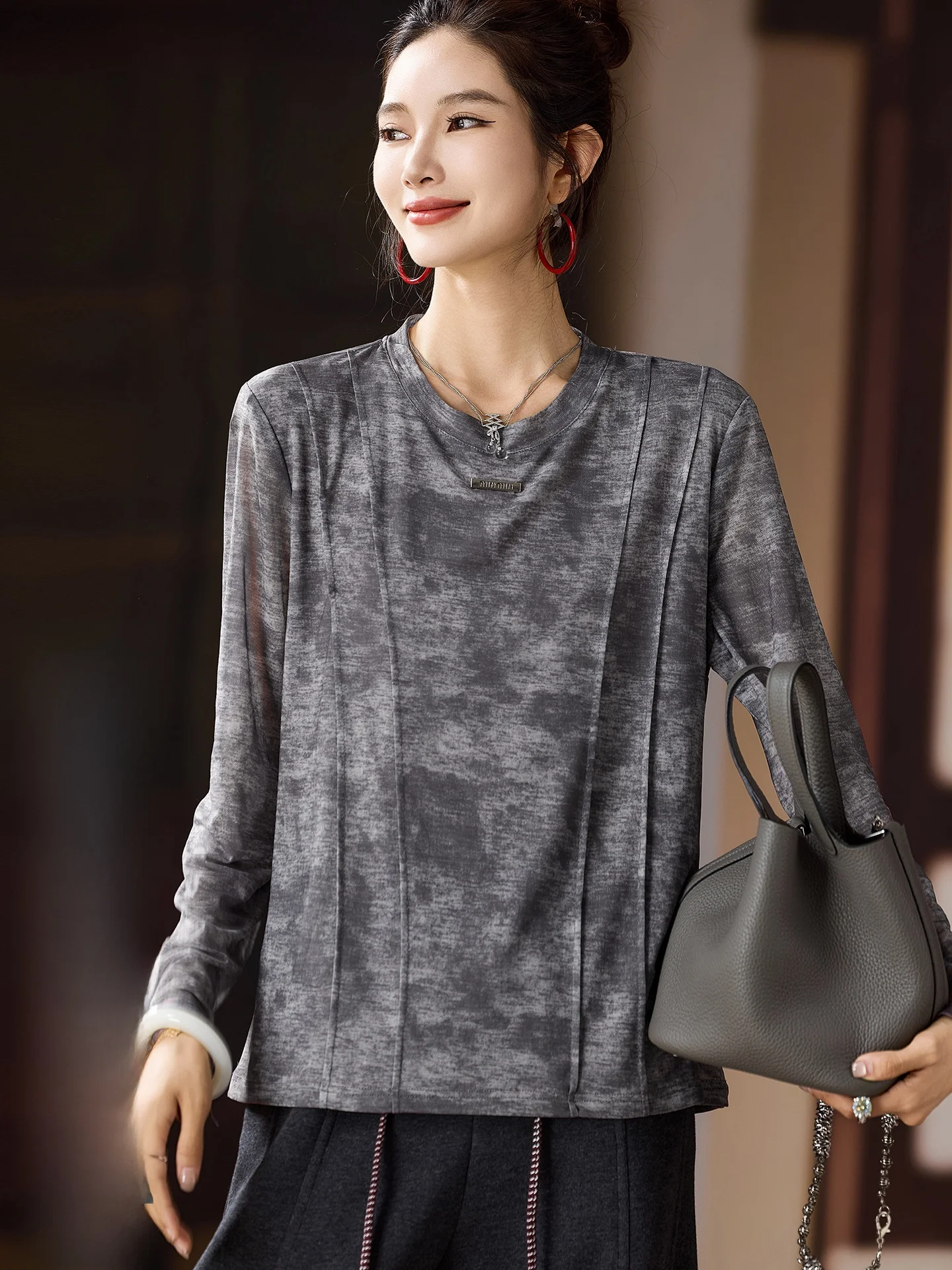 

Женская трикотажная футболка с принтом Street Sle Long Sve, свободный топ больших размеров, осенняя модная повседневная одежда, футболка из полиэстера с V-образным вырезом