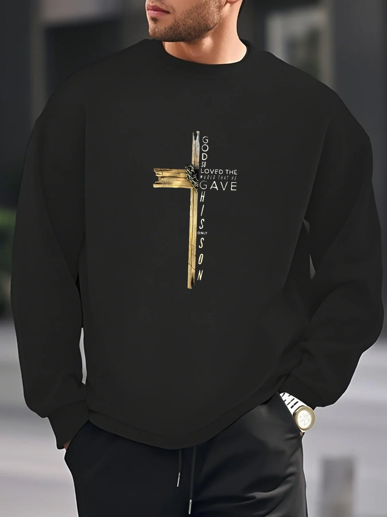 سويت شيرت برسومات كريستيان كروس للرجال - بلوفر بغطاء للرأس أسود مع شعار ديني، قماش ناعم قابل للتمدد للاستخدام اليومي