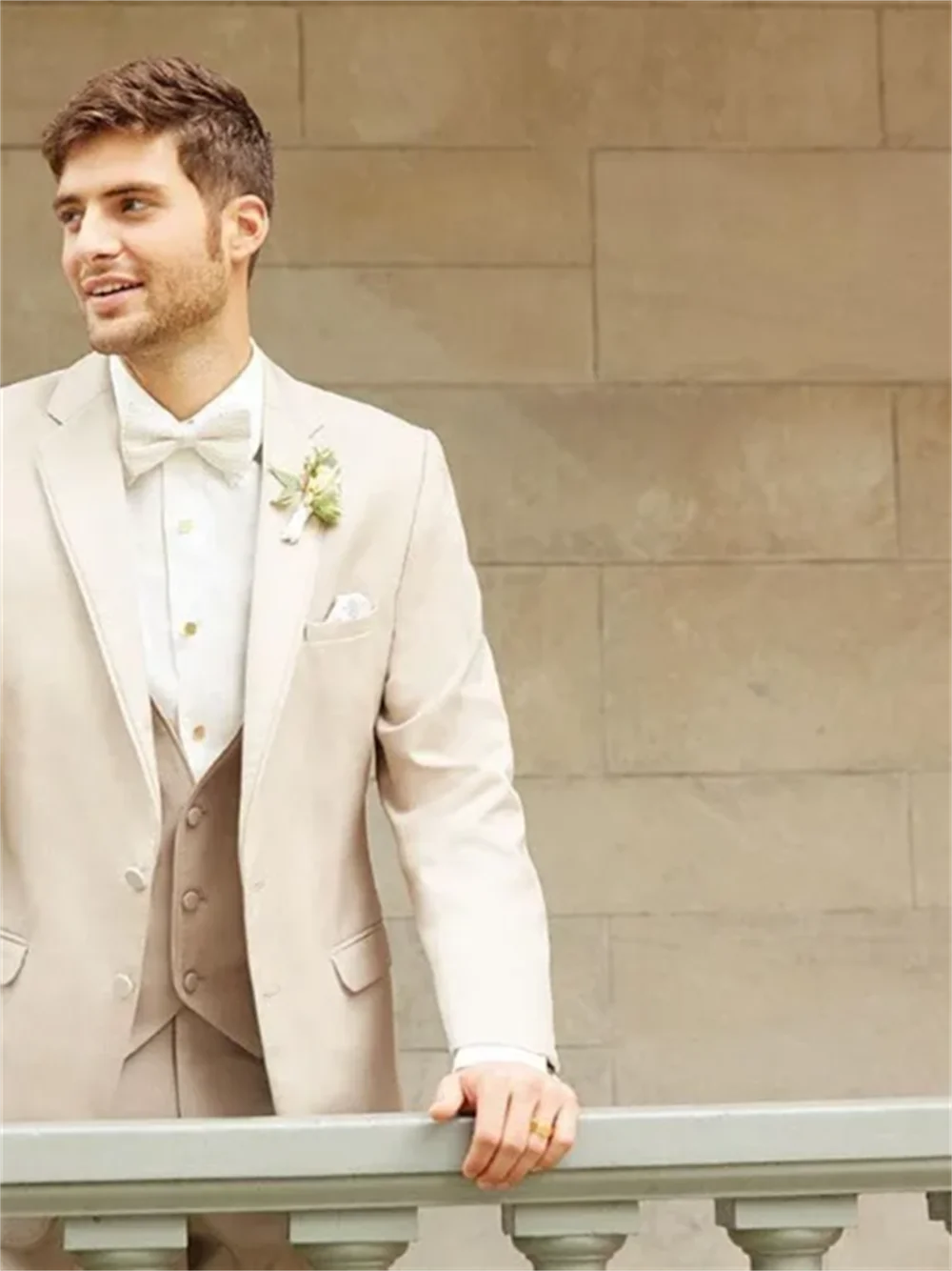 1Pieces Best Selling High Quality Romantic Styles Beige Coat Of Wedding/Party Business/Formal/Smoking Suits Cheap Groom Tuxedos