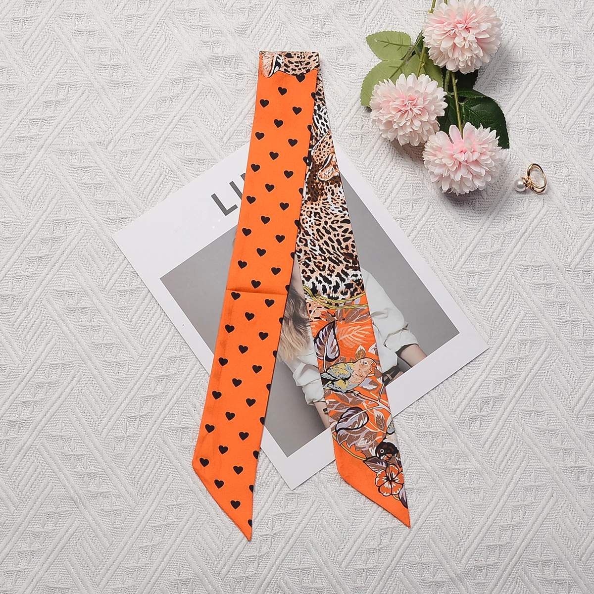 2023 New Leopard Heart Scarf Women Luxury Brand Silk Scarf Fashion Foulard Skinny Bag Scarves Hair Headband Neckerchief