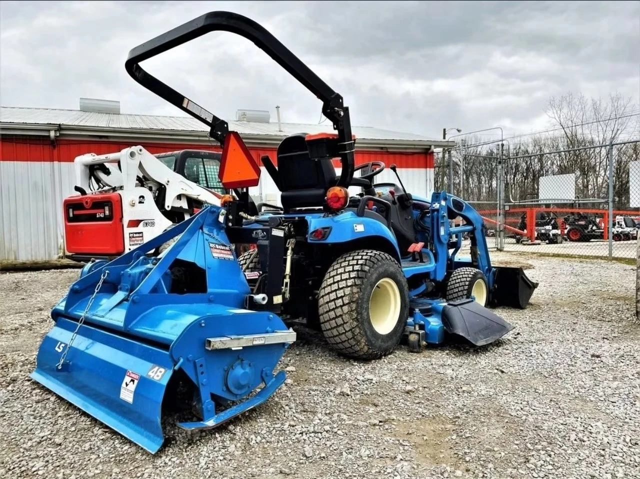 ركوب جرار جزازة العشب مع الجرافة الأمامية 4WD 4x4 محمل جزازة العشب #4