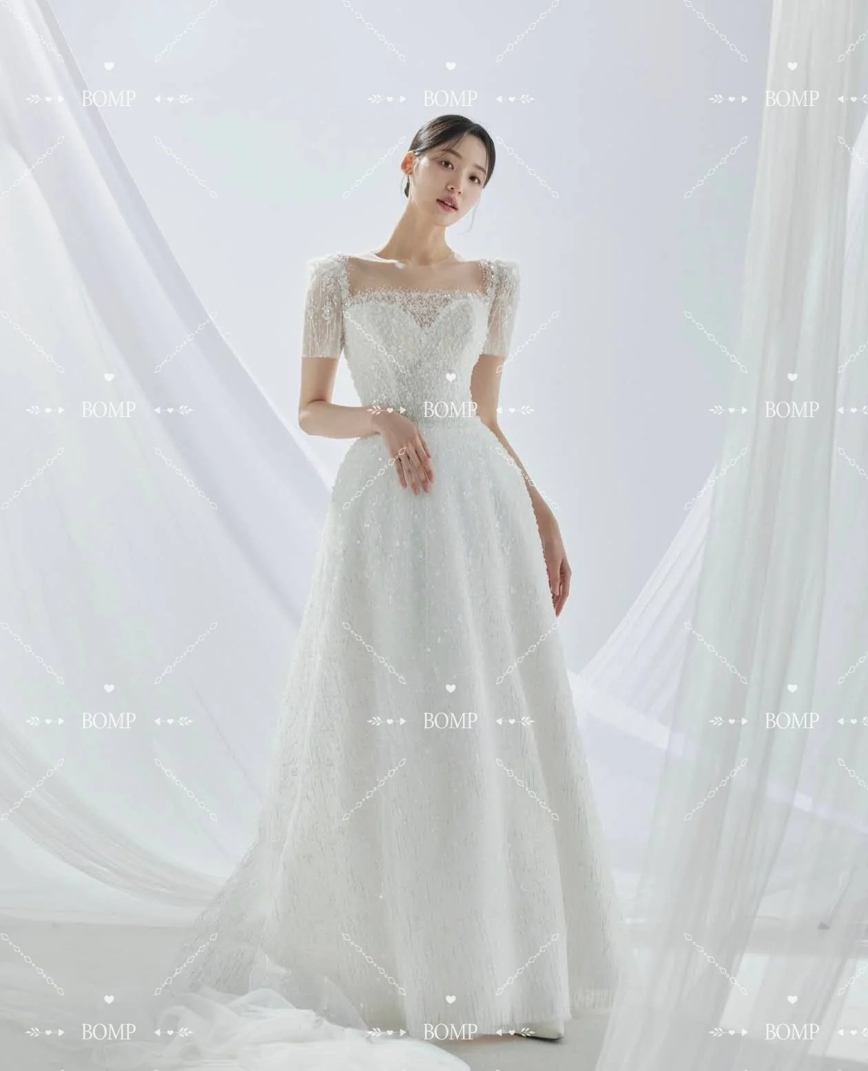 BOMP 매력적인 스위트하트 한국 웨딩 파티 드레스 짧은 소매 비즈 이브닝 가운 사진 촬영 신부 드레스 맞춤 웨딩드레스